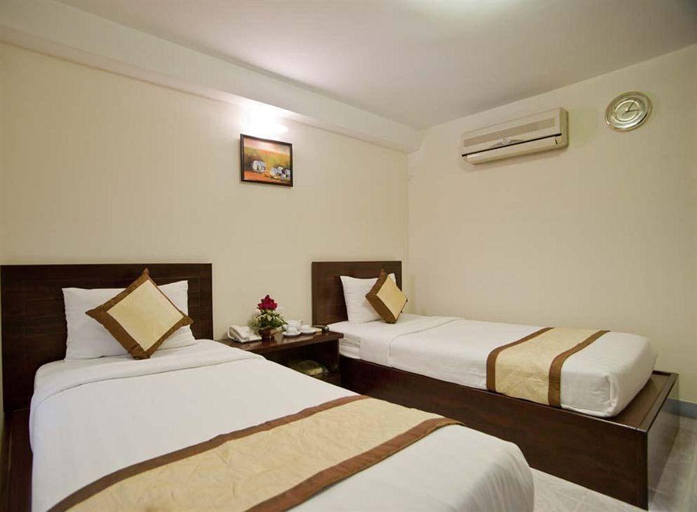 Oyo 438 Small Bay Hotel Ho Chi Minh Zewnętrze zdjęcie