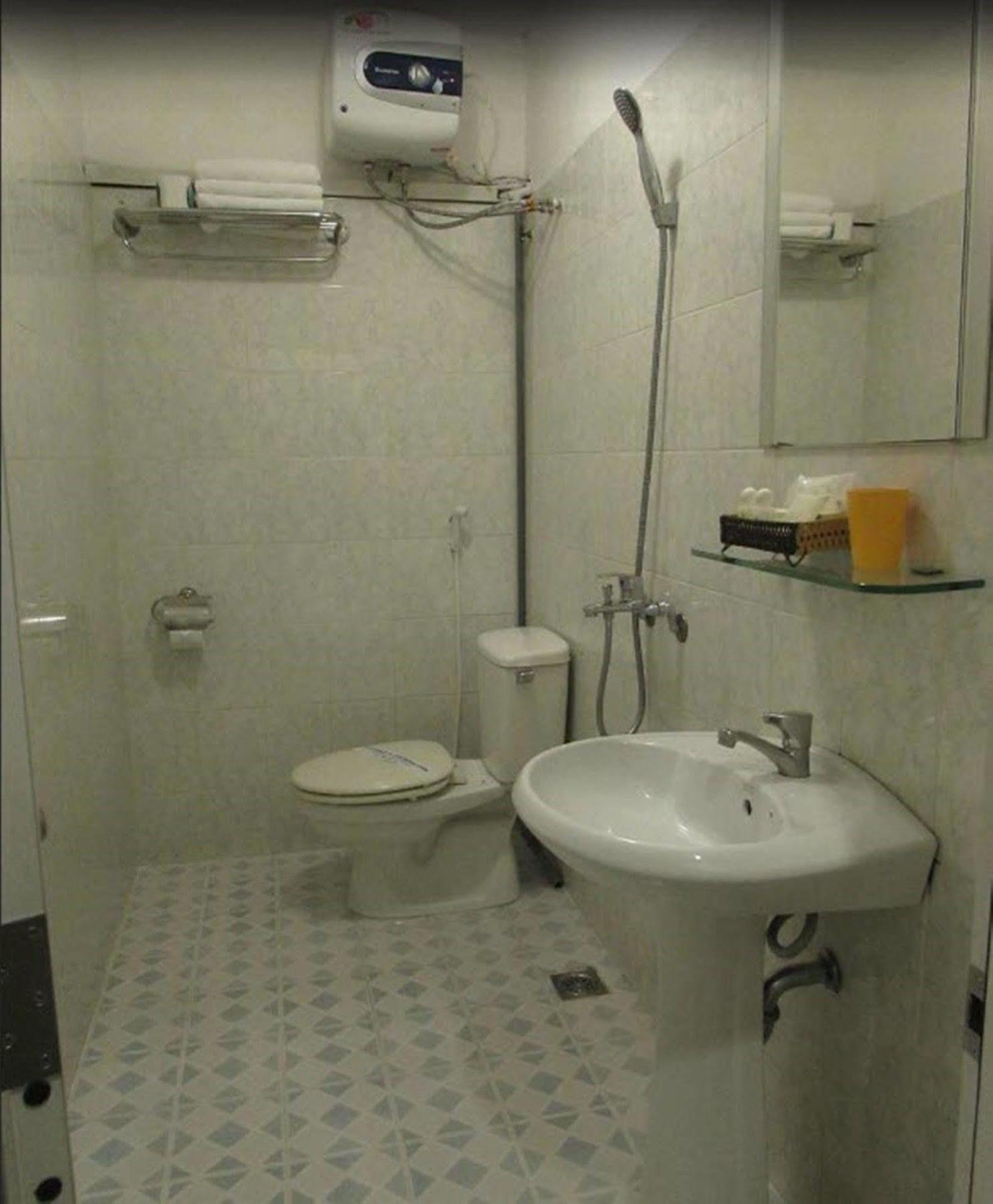 Oyo 438 Small Bay Hotel Ho Chi Minh Zewnętrze zdjęcie