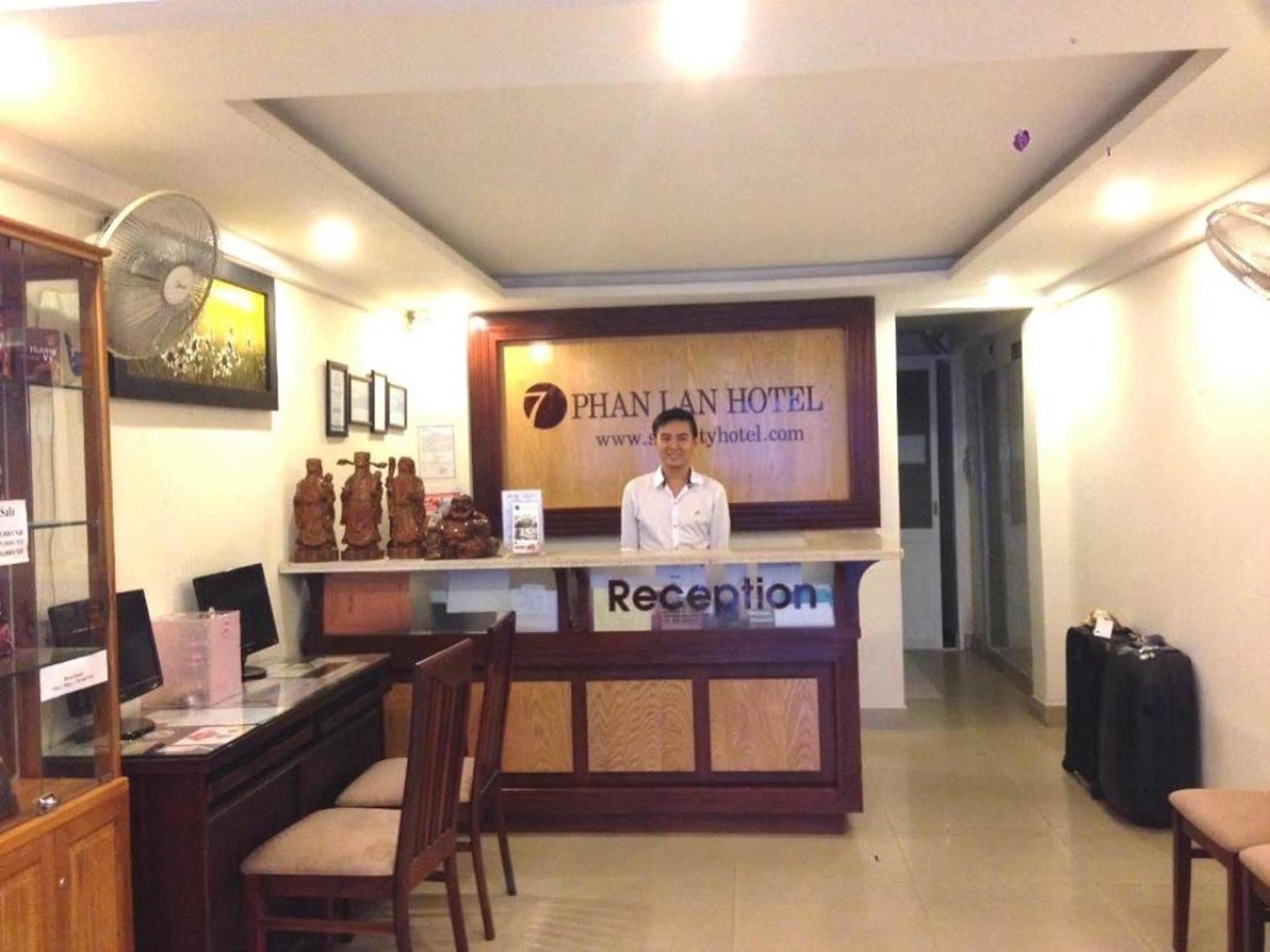 Oyo 438 Small Bay Hotel Ho Chi Minh Zewnętrze zdjęcie