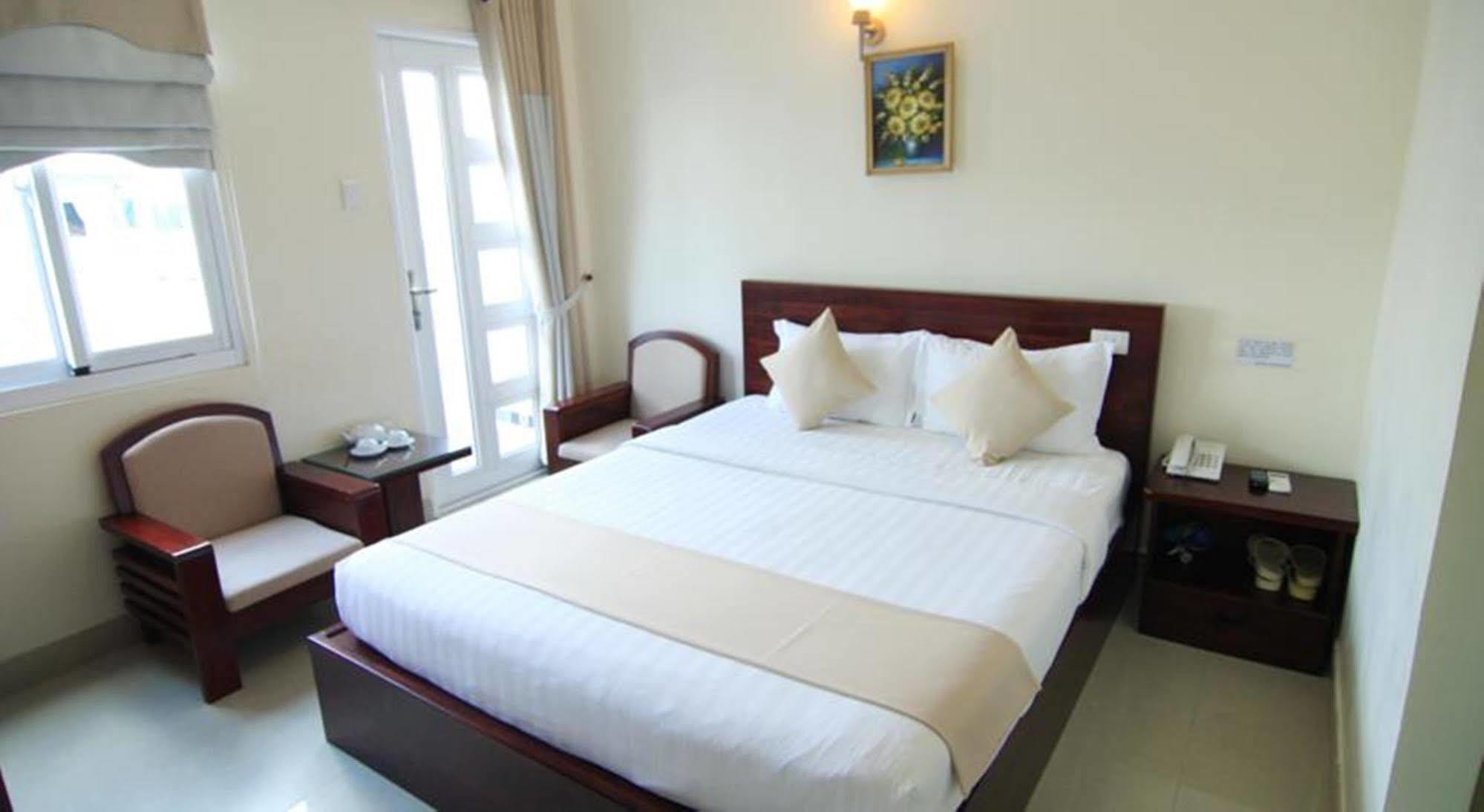 Oyo 438 Small Bay Hotel Ho Chi Minh Zewnętrze zdjęcie