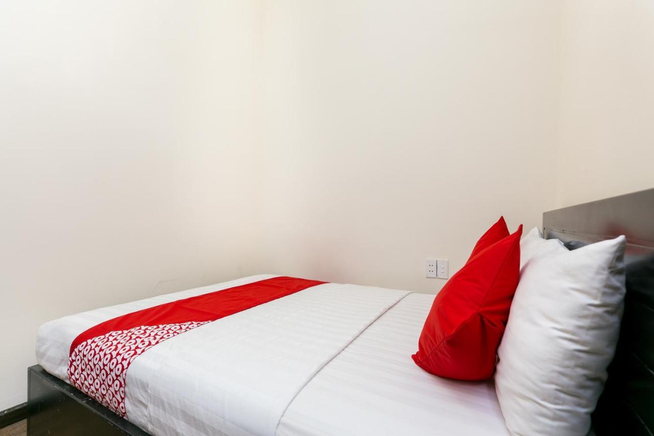 Oyo 438 Small Bay Hotel Ho Chi Minh Zewnętrze zdjęcie